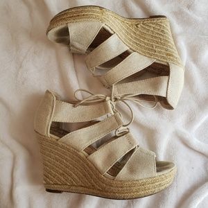 Cream wedges